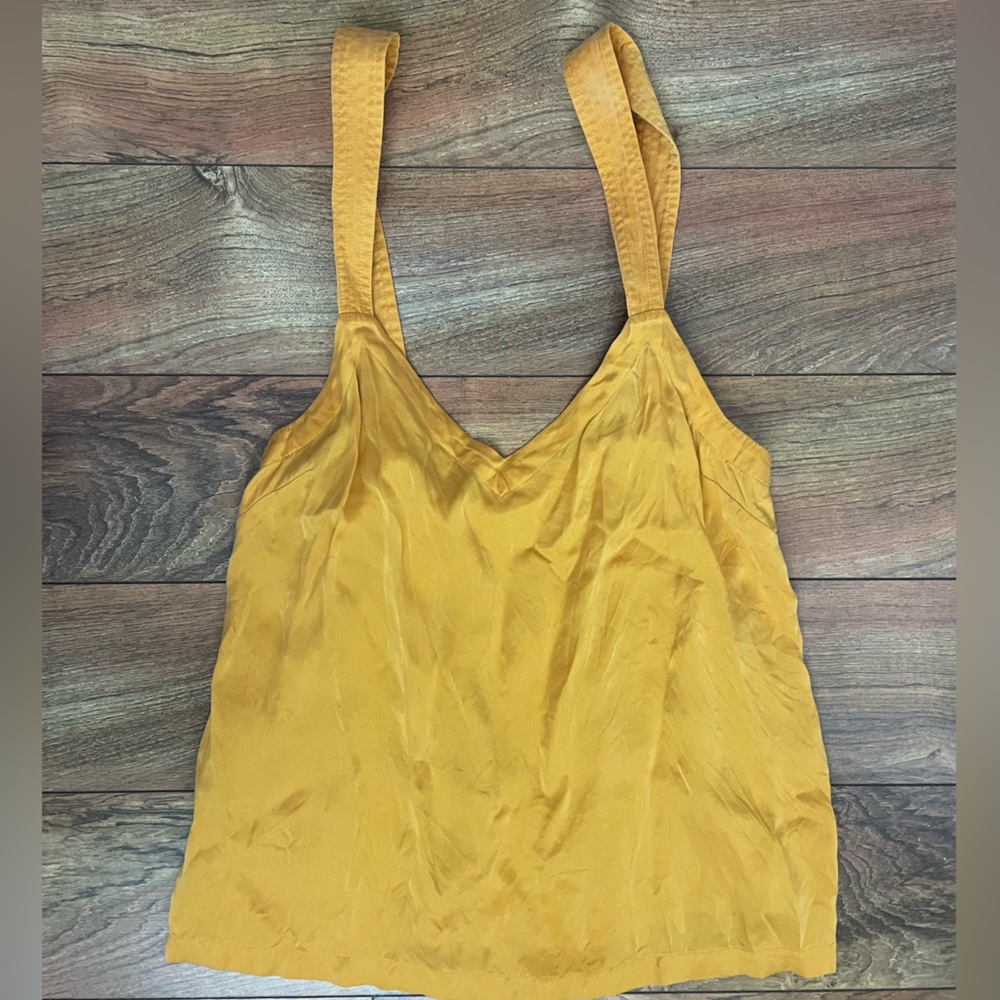 Cute silk textured top
